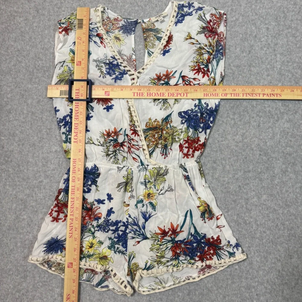 Umgee USA Floral Crochet Trim Romper Womens Large White V-Neck Sleeveless Boho - Picture 6 of 12